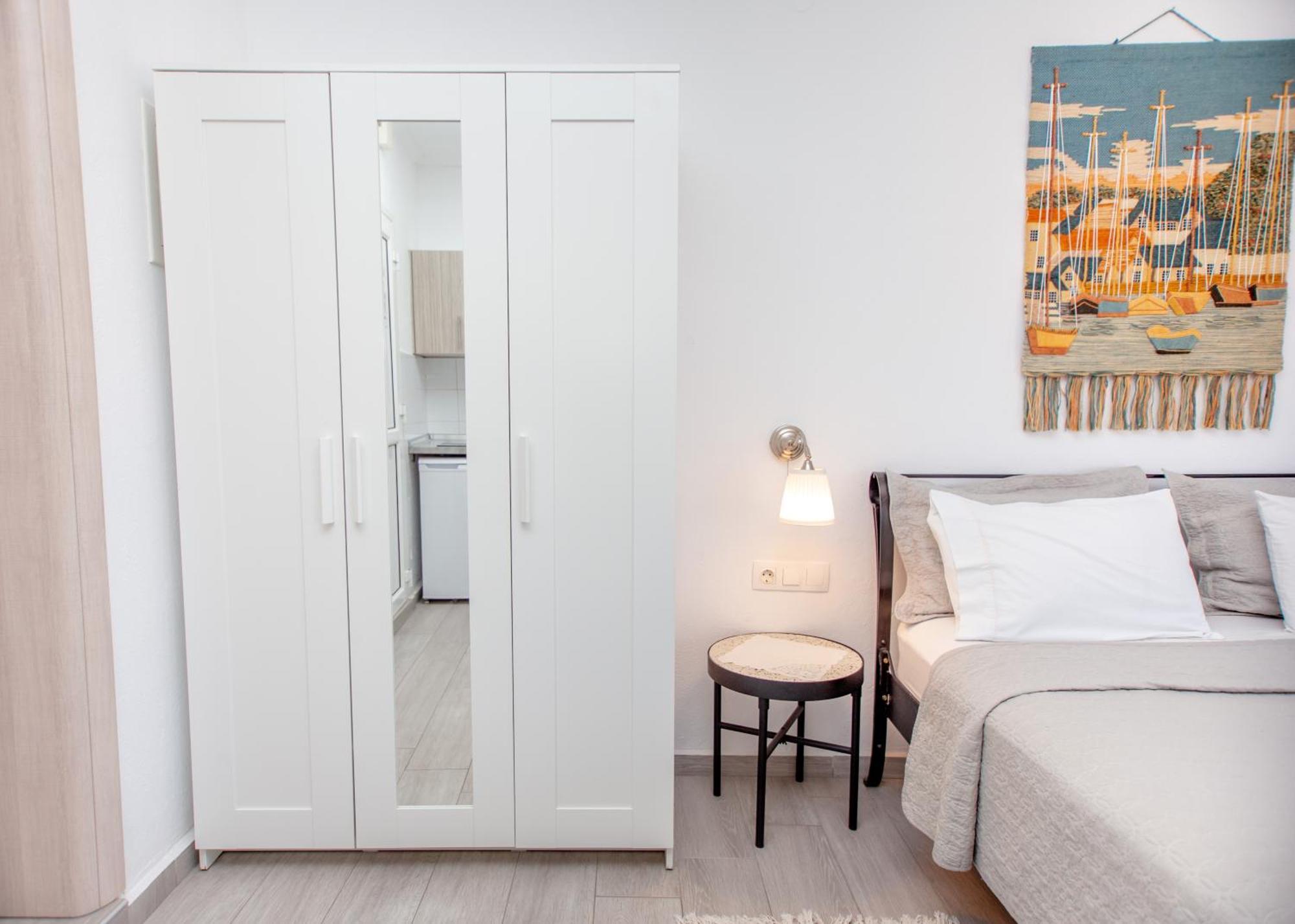 T H E Berlin Studios And Suites Nea Vrasna Ngoại thất bức ảnh