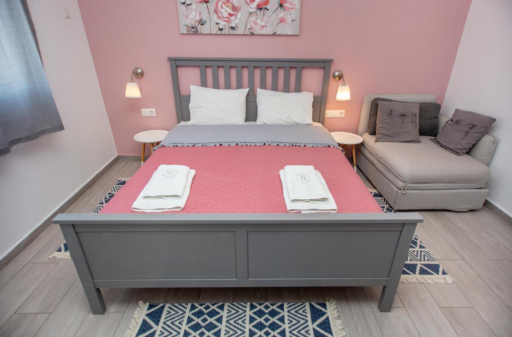 T H E Berlin Studios And Suites Nea Vrasna Ngoại thất bức ảnh
